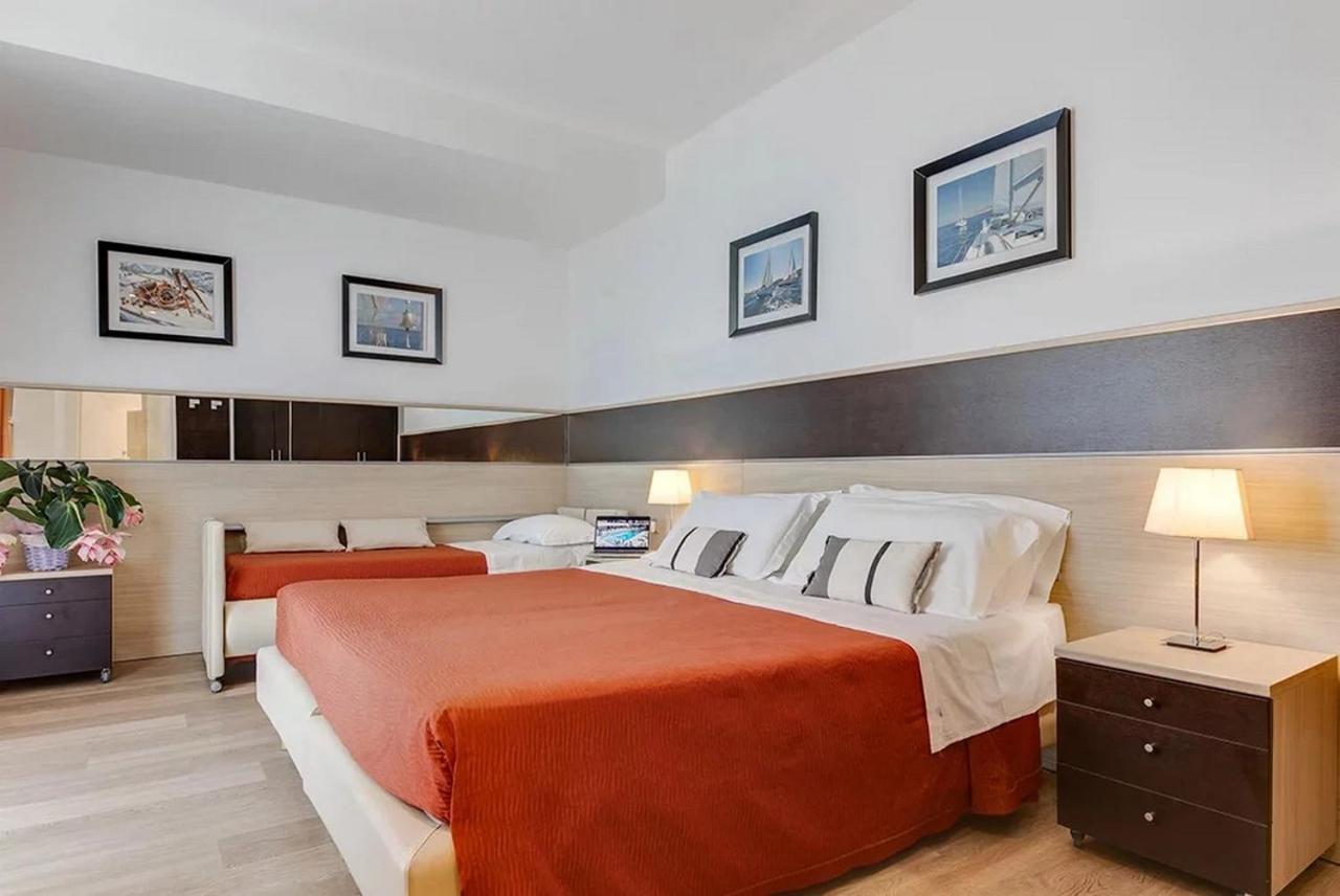 Hotel Kursaal - Fronte Mare Con Piscina 3*