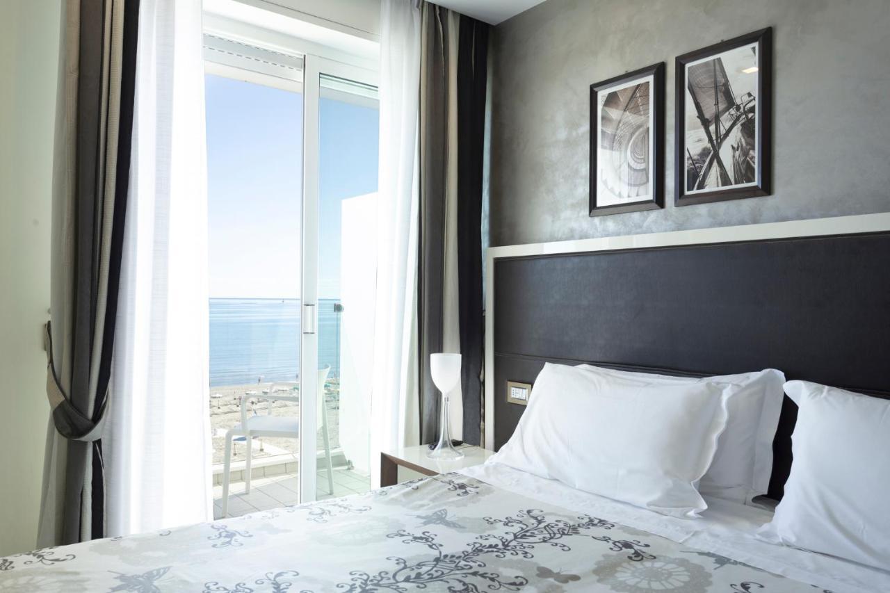 Hotel Hotel Kursaal - Fronte Mare Con Piscina Riccione